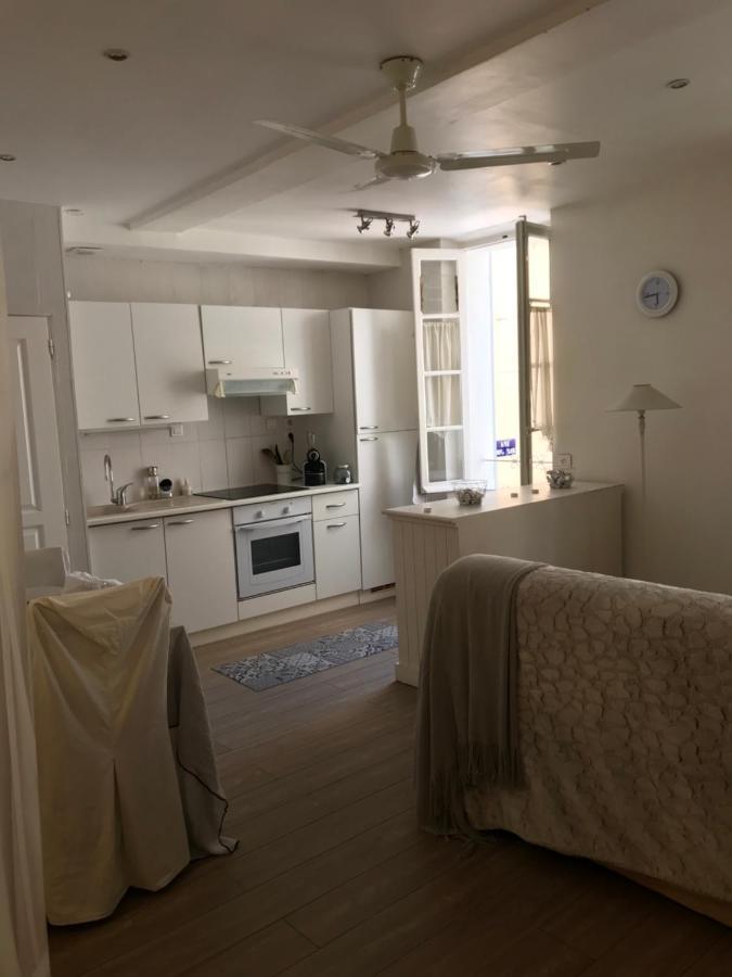 Studio Tt Equipe Parking Coeur Ville Sanary-sur-Mer Eksteriør bilde
