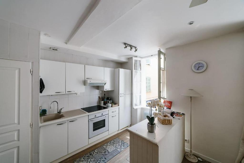 Studio Tt Equipe Parking Coeur Ville Sanary-sur-Mer Eksteriør bilde